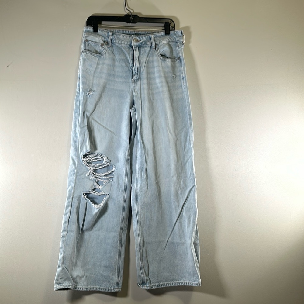 American Eagle super high-rise baggy wide leg ankle jeans light wash 10 long